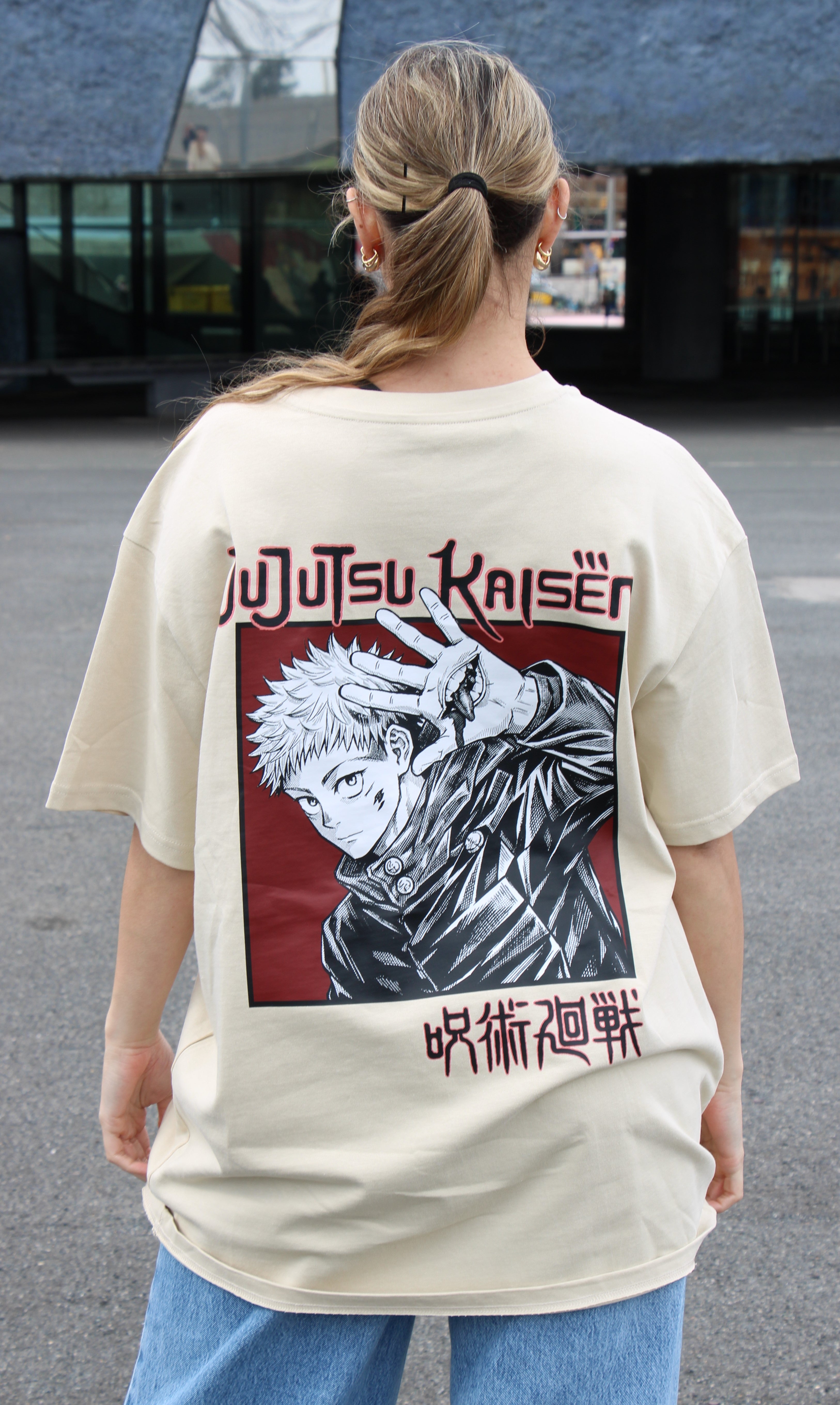 Camiseta Oversize Hechicero Dedos Demoníacos